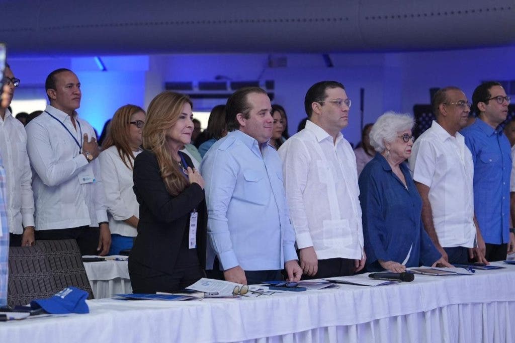 1698008768 42 Abinader exhorta a candidatos del PRM cumplir con el control