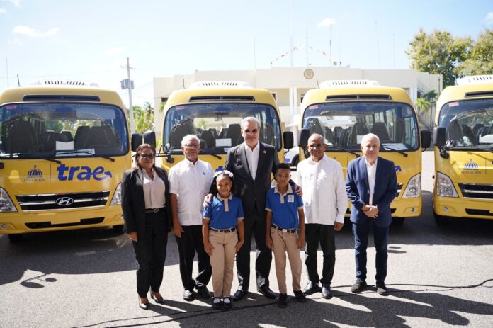 Gobierno pone en funcionamiento el Transporte Estudiantil en Gran Santo Domingo