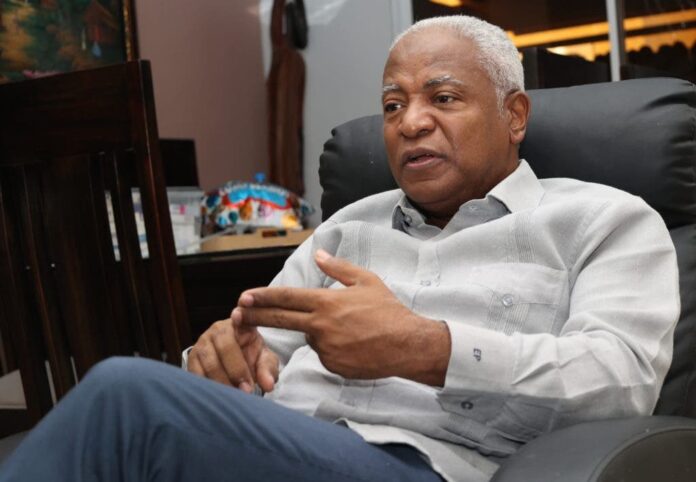 Origen, logística y padrinos de las bandas haitianas