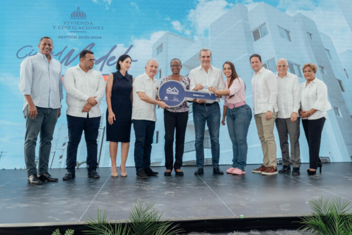 264 familias reciben nuevas viviendas en Ciudad Modelo