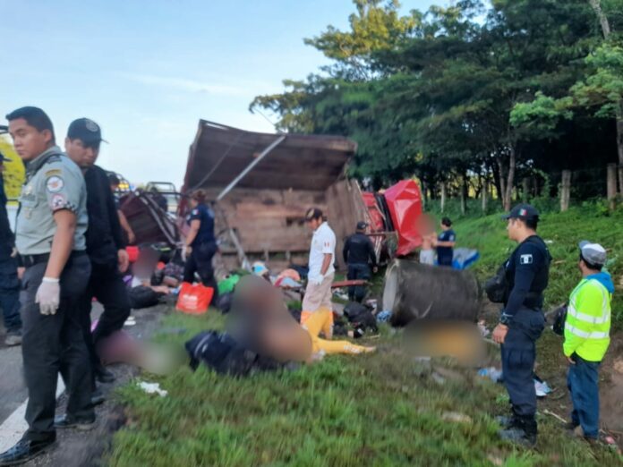 Accidente en el sur de México deja 10 migrantes muertos y 15 heridos