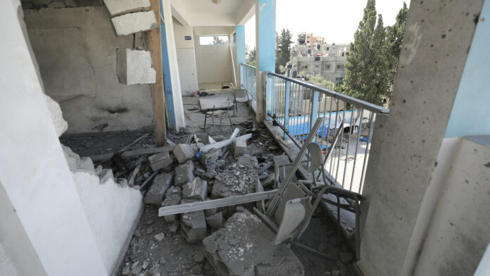 Al menos 160 escuelas bombardeadas en Gaza desde el comienzo de la guerra, según Hamás