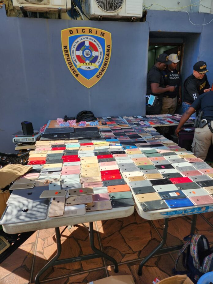 Autoridades recuperan 203 celulares robados en centro de acopio en la 42 de Capotillo