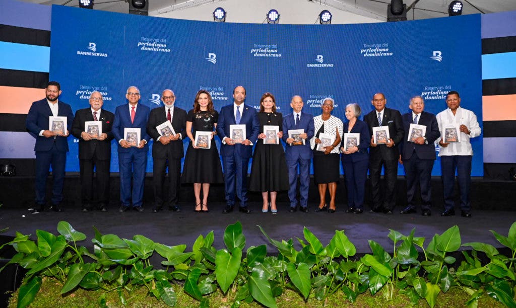Banreservas presenta libro y programa Reservas del periodismo dominicano