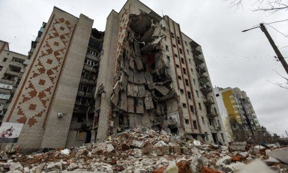 Edificio Edificio destruido por los combates en Lyman, en la región de Donetsk, Ucrania. EFEpor los combates en Lyman, en la región de Donetsk, Ucrania. EFE