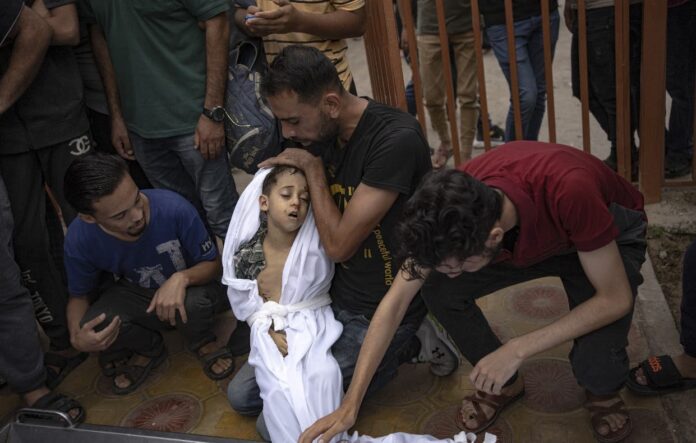 Bombardeos de Israel a Gaza dejan más 8 mil muertos