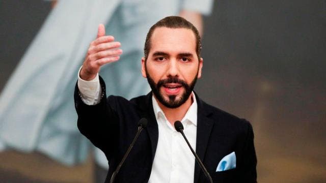 Bukele nombra a un colombiano experto en tecnología como comisionado para DDHH