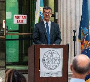 Comisionado DOT NYC honrado con premio Alexander Hamilton al Logro de