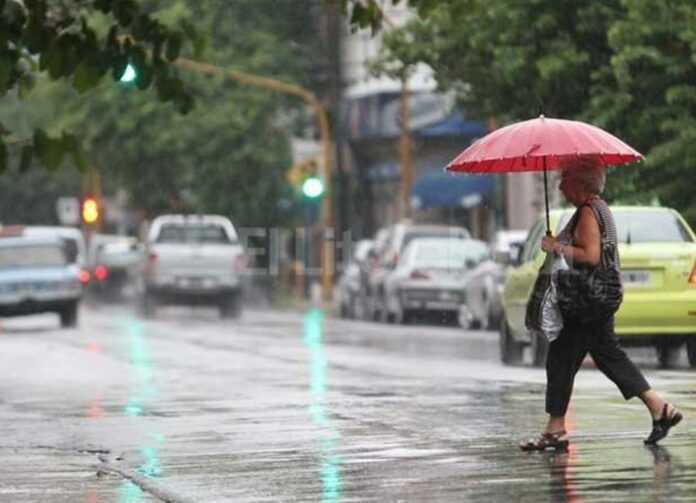 Continuarán aguaceros en varias provincias por vaguada