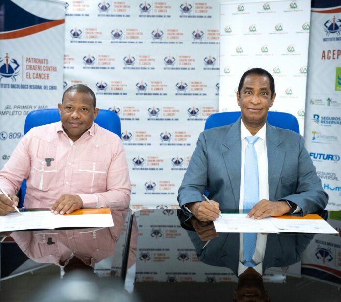 Cooperativa La Altagracia y Patronato Cibaeño Contra El Cáncer Firman convenio de cooperación