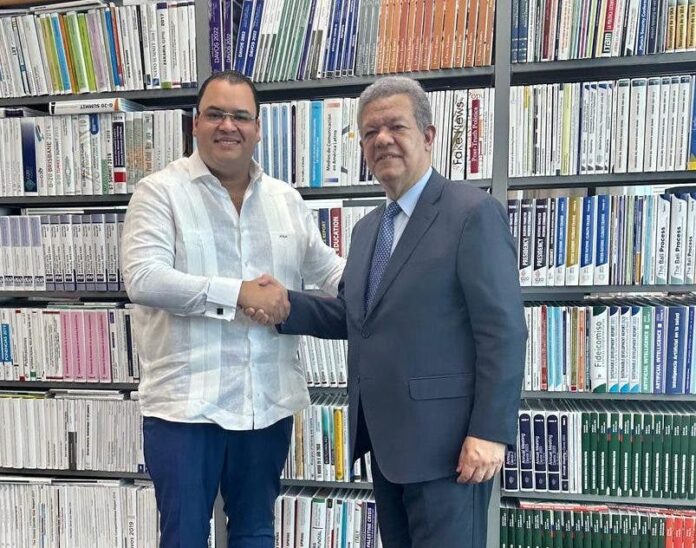 Dice que el PRM arrastra al país a rumbo equivocado