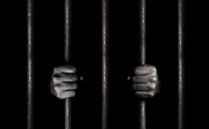 Imponen 20 años de prisión a dos hombres por violación sexual a menores