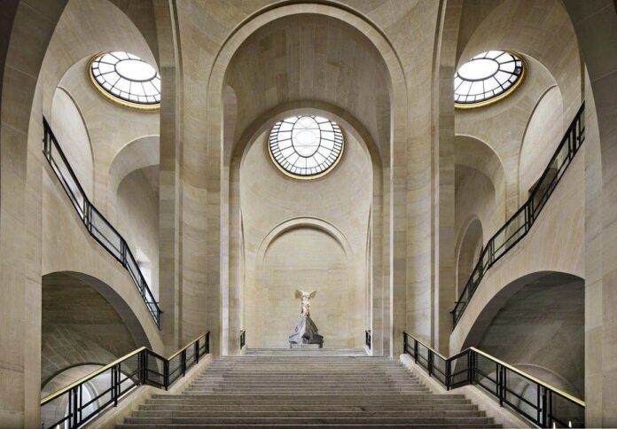 El Louvre, el museo más visitado en el mundo, evacuado y cerrado por temor a un atentado