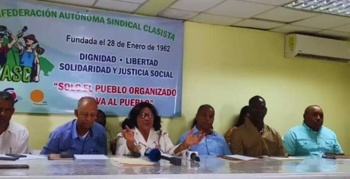 Enfermeras anuncian paro nacional de labores para el miércoles