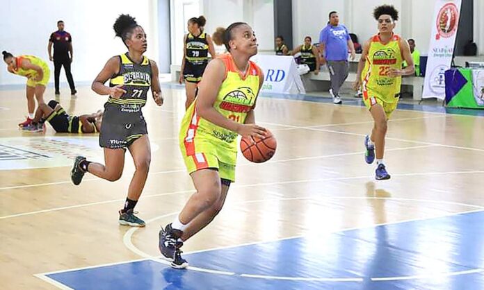Guachupita triunfa en basket femenino