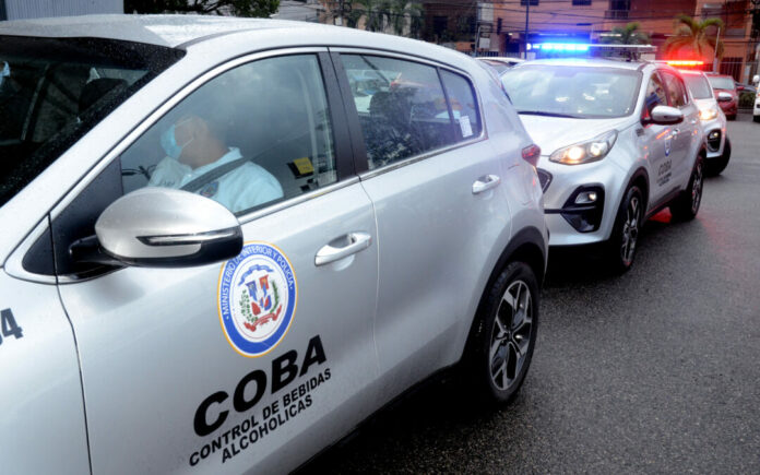 Incautan bebidas alcohólicas en cárcel de Barahona y cierran negocios