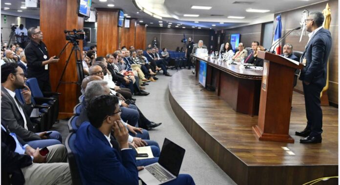 JCE considera necesario cambiar los escáneres para comicios de 2024