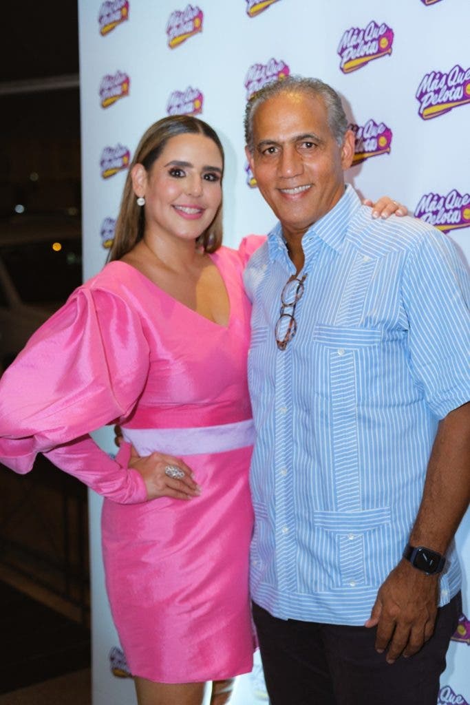 Laura Bonnelly regresa a la TV con Mas que pelota