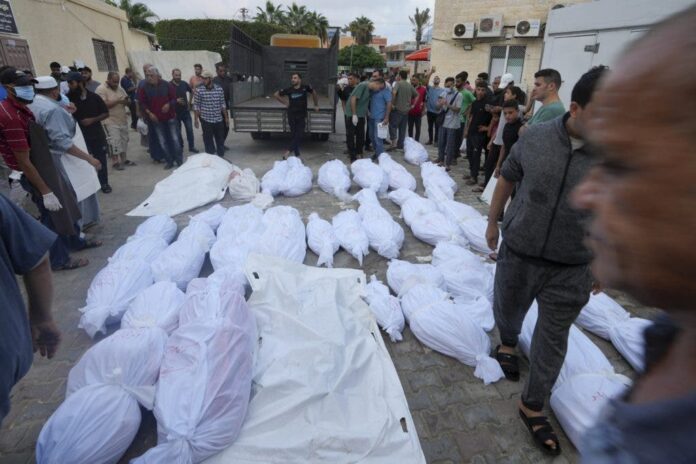 Los muertos en Gaza por los bombardeos israelíes superan los 6.500