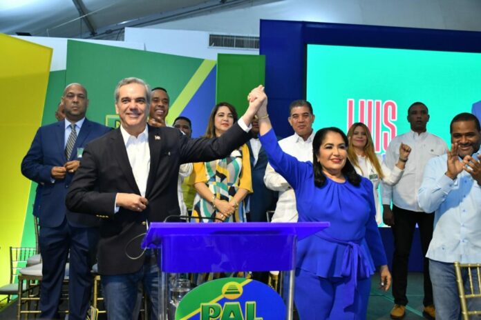 Luis Abinader es proclamado candidato presidencial del Partido de Acción Liberal