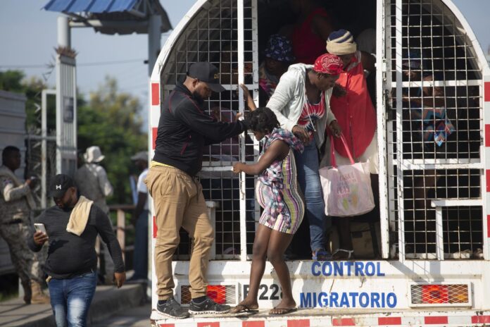 Migración anuncia construcción de centro retención  para extranjeros ilegales