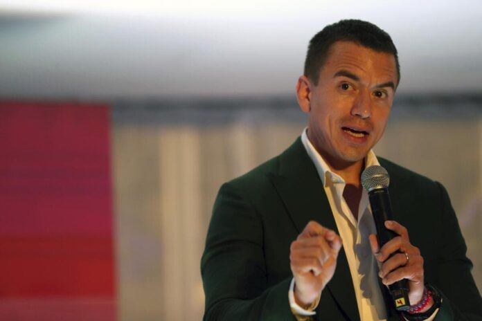 Noboa prevé consulta popular en Ecuador