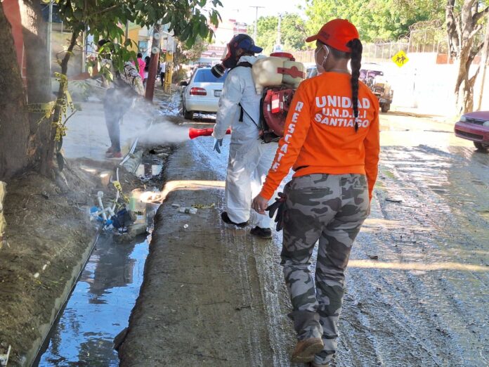Salud Pública sale a las calles a combatir el dengue en diversos barrios