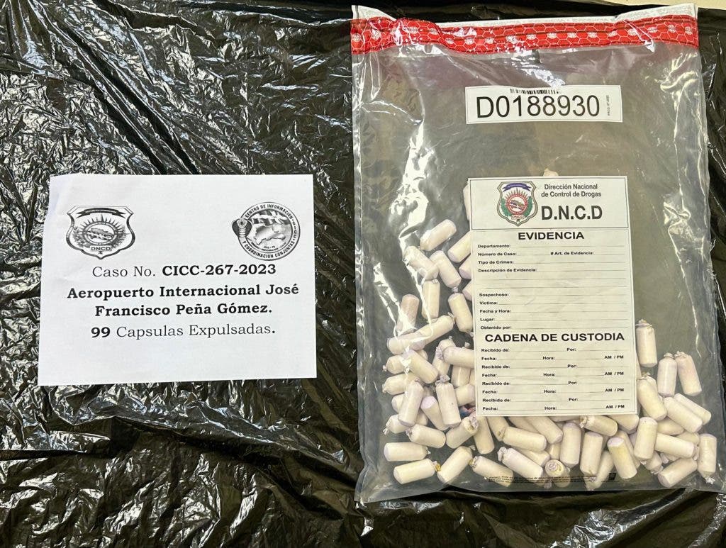 Se iba para España con 99 cápsulas de cocaína en el estómago 