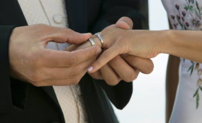 Subastaba por internet a mujeres con  «capacidades diferentes» para matrimonios