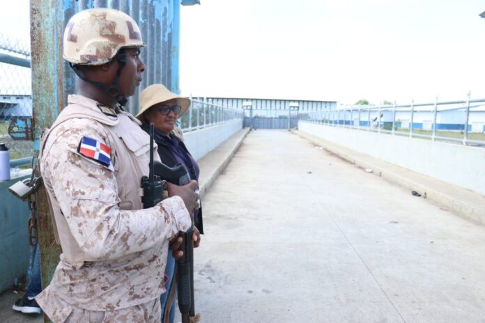 Video del momento en que RD reabre frontera con Haití