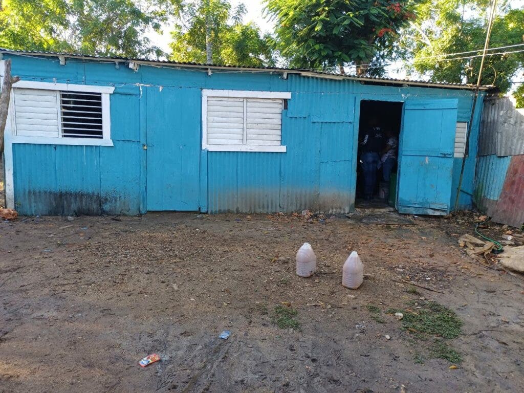 1699375631 216 Policia desmantela laboratorio clandestino de alcohol adulterado en SPM