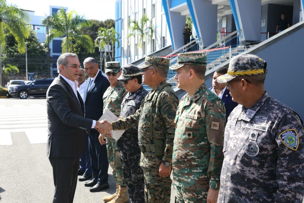 1699906029 837 FOTOS Policia incauta 30000 armas blancas