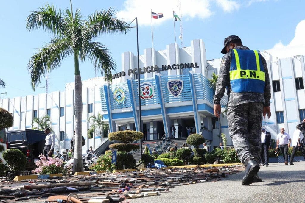 Policía incauta 30,000 armas blancas