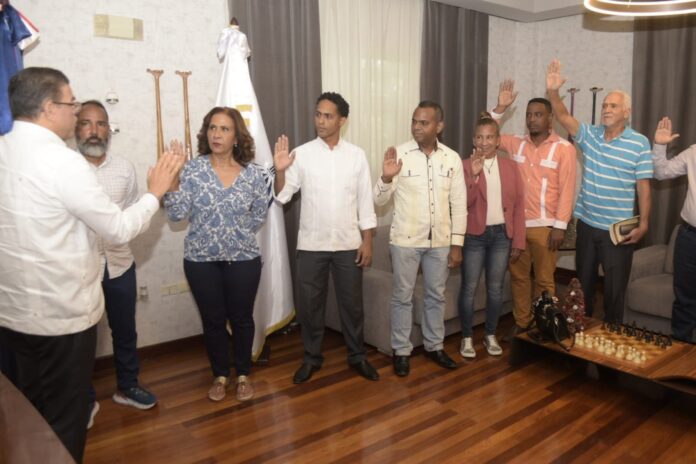 Ministro de Deportes y Recreación juramenta equipo de voluntarios del Parque del Este