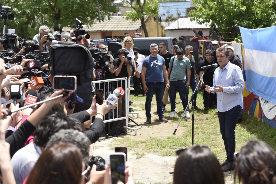 1700421970 546 Un 30 del padron electoral habia votado en Argentina