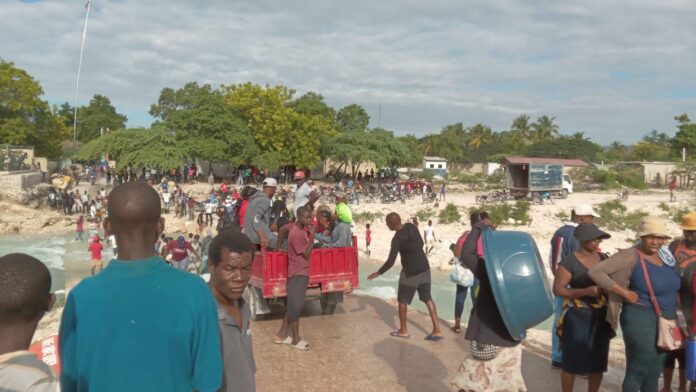 Pedernales: reanudan relaciones comerciales con Haití por paso fronterizo