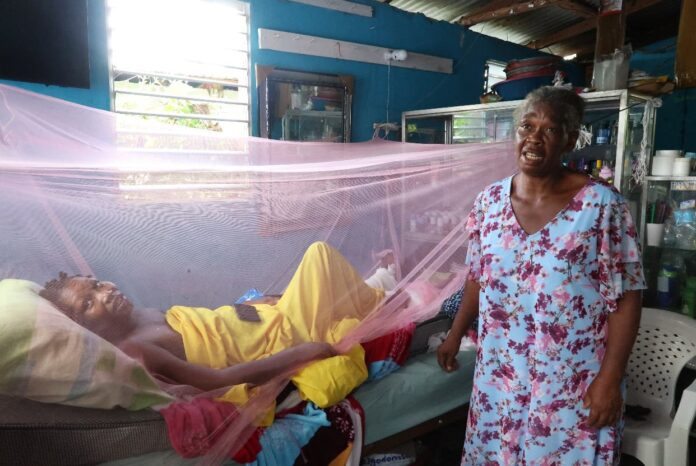 A 10 días fuertes lluvias no han podido volver a sus viviendas