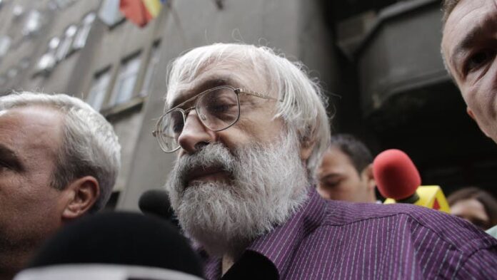 Desmantelan secta de yoga tántrico y detienen a su gurú, Gregorian Bivolaru