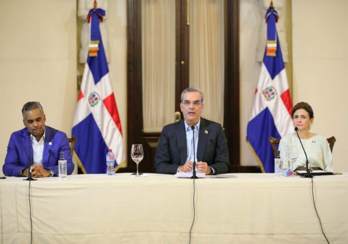 Abinader dispone suspensión de labores en sector público y privado del territorio nacional