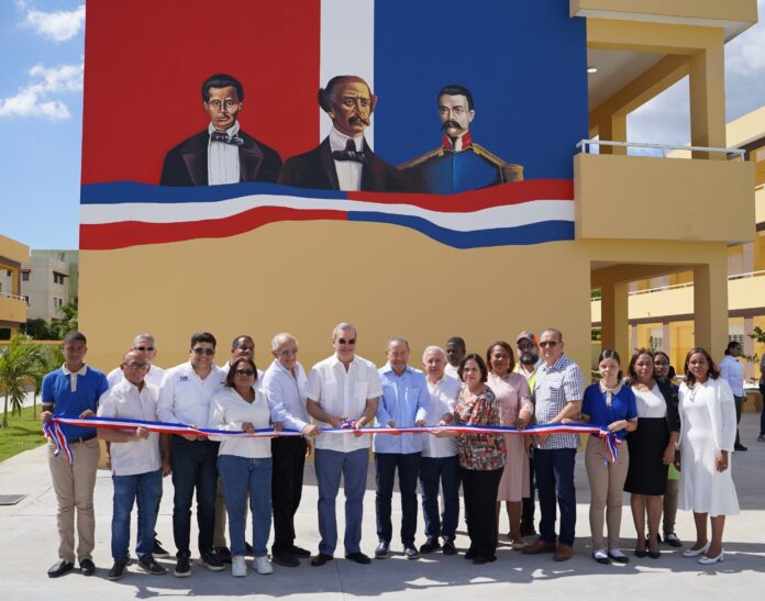 Abinader inaugura el politécnico en Ciudad Juan Bosch