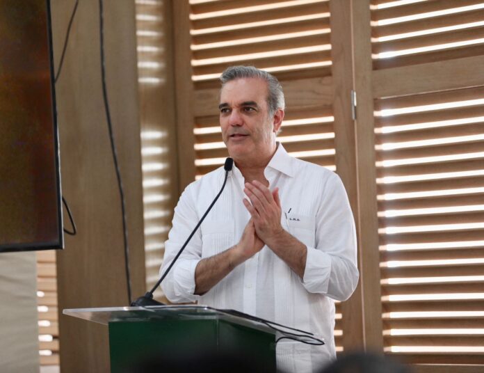 Abinader será juramentado mañana domingo candidato presidencial del PRI