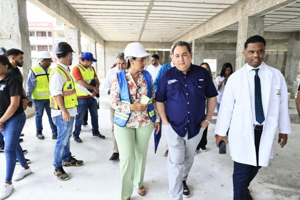 Director SNS supervisa cinco hospitales del Sur