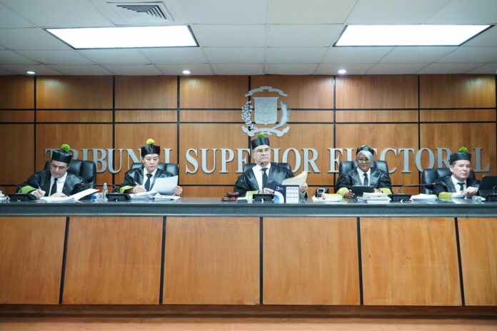 El Tribunal Superior Electoral ordenó a la JCE revisar los votos del nivel de regidores en la circunscripción 2 de SDE
