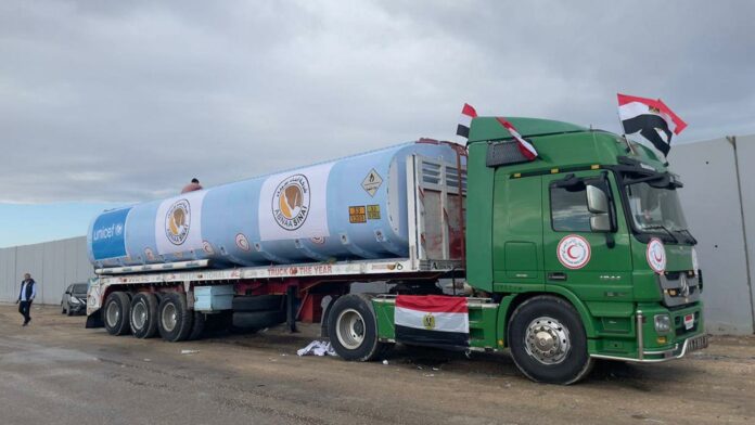 Entran a Gaza camiones con 150.000 litros de combustible para hospitales, según medios