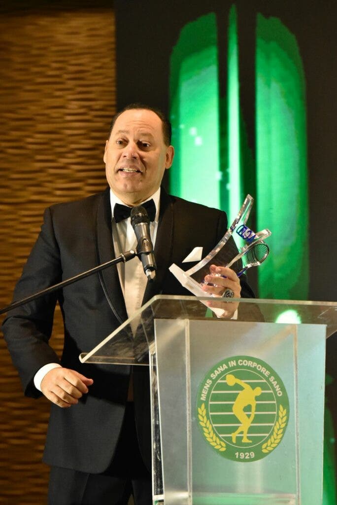 Franklin Mirabal gano su sexto premio del 2023