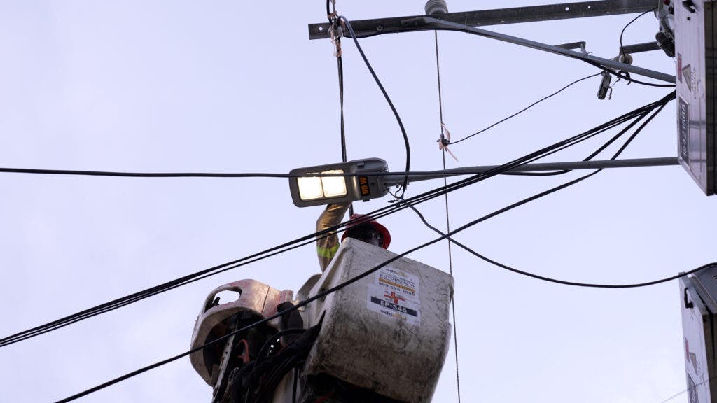 Iluminando las calles: Así combatirán la delincuencia en Guachupita