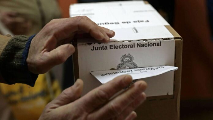 Inician votación para segunda vuelta de presidenciales en Argentina