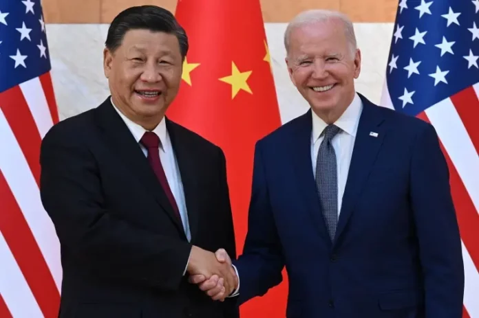 Joe Biden y Xi Jinping inician reunión en EEUU sonrientes y con apretón de manos