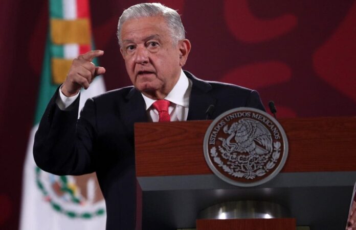 López Obrador critica en la frontera las políticas antiinmigrantes de Florida y Texas