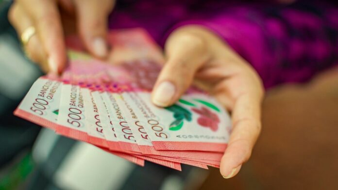 Nicaragua emite dos nuevos billetes que pueden ser identificados por ciegos